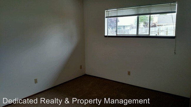 Building Photo - 702 S 72nd Ave