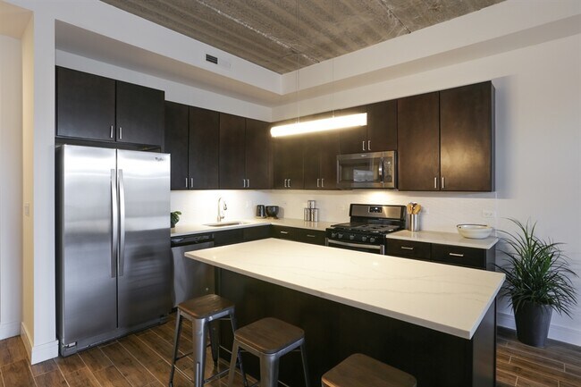 Building Photo - 2944 N Halsted St