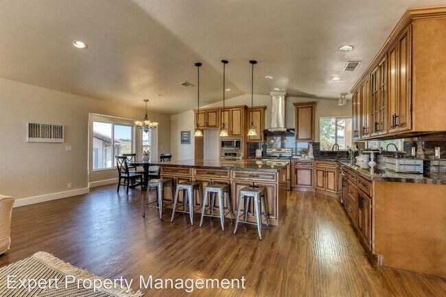 Building Photo - 5 br, 3 bath House - 4101 Hawk View Rd.