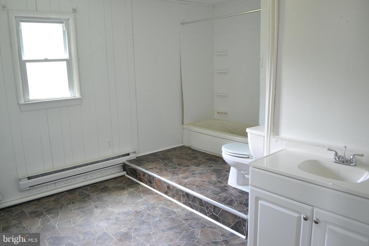 214 Weiner Ave Unit B, Harrington, DE 19952 Apartment for Rent in