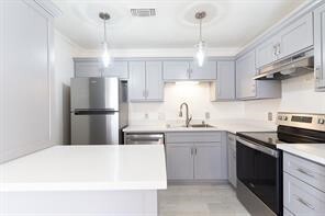 Building Photo - 14020 Schroeder Rd