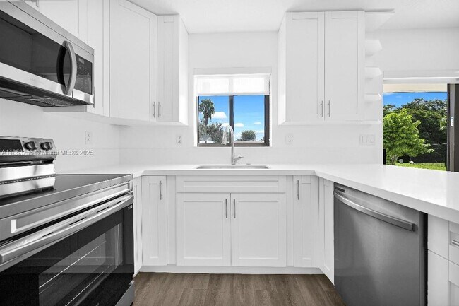 Building Photo - 18001 SW 91st Ave
