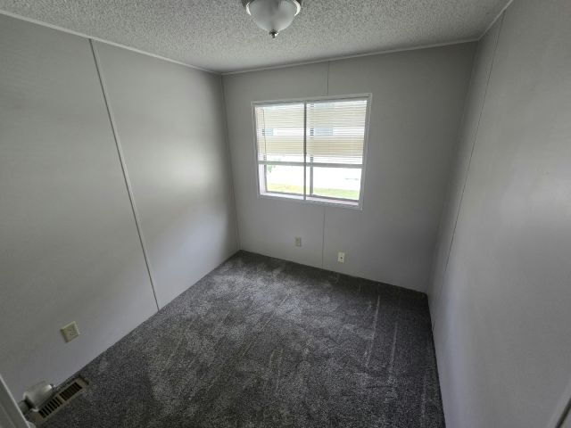 Building Photo - 123 Jaybee Ln