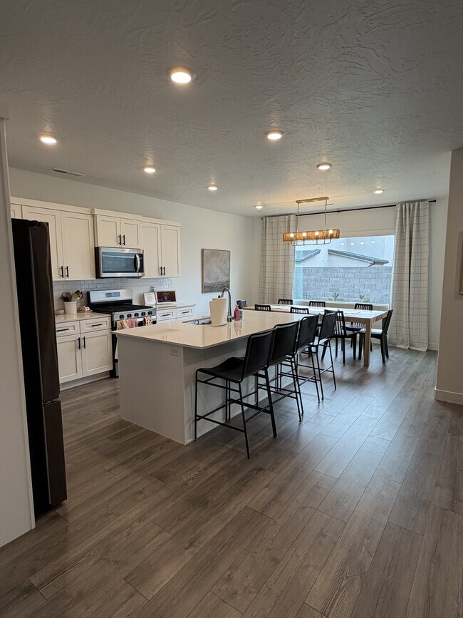 Foto del edificio - 1583 E Star Spgs Dr