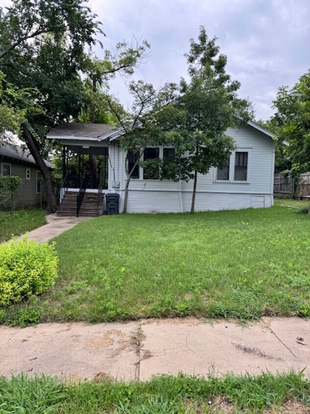 Foto principal - 1532 McKenzie Ave
