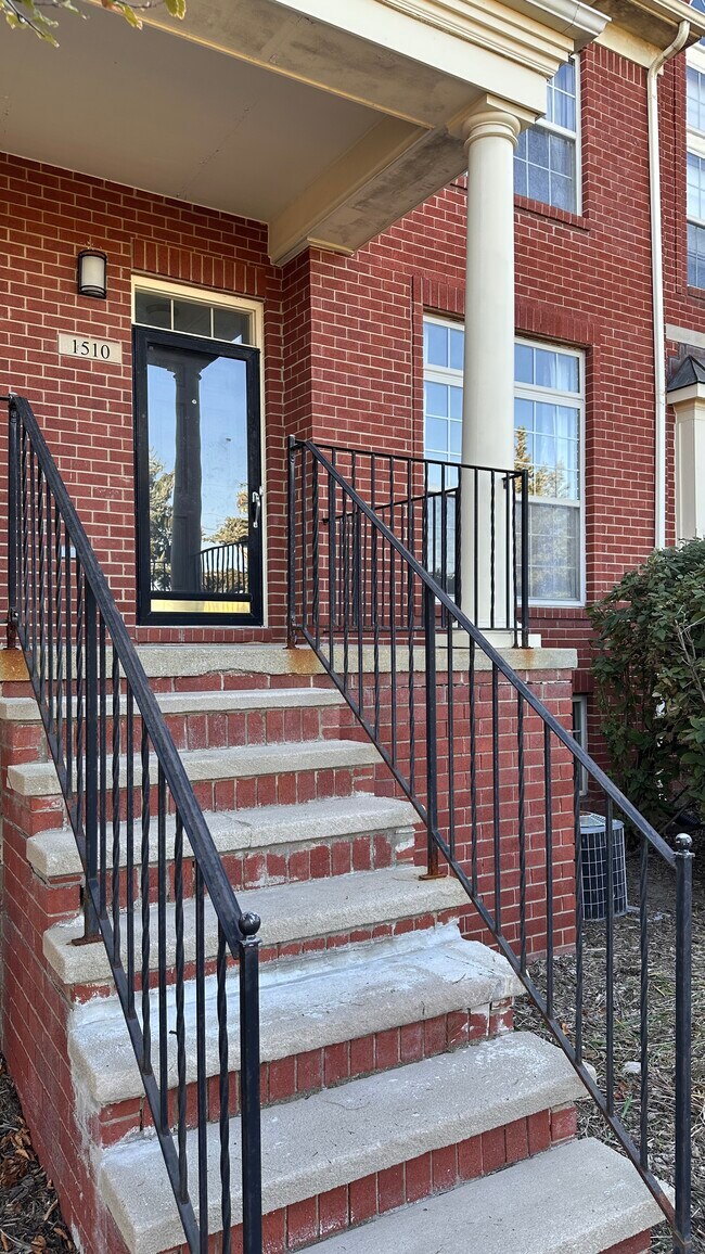 Building Photo - 1510 Devon Ln