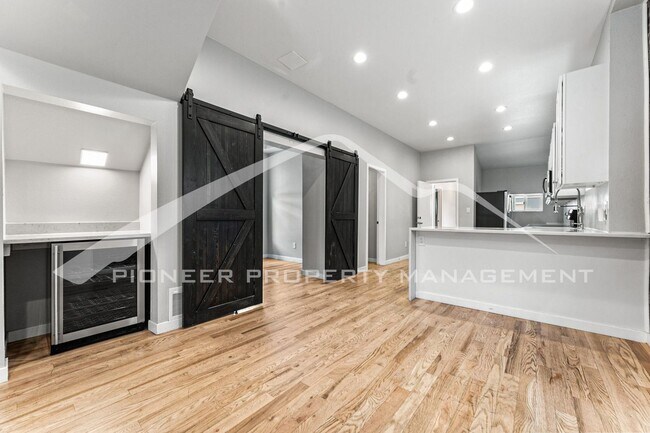 Foto del edificio - Gorgeous Home with Washer/Dryer and AC