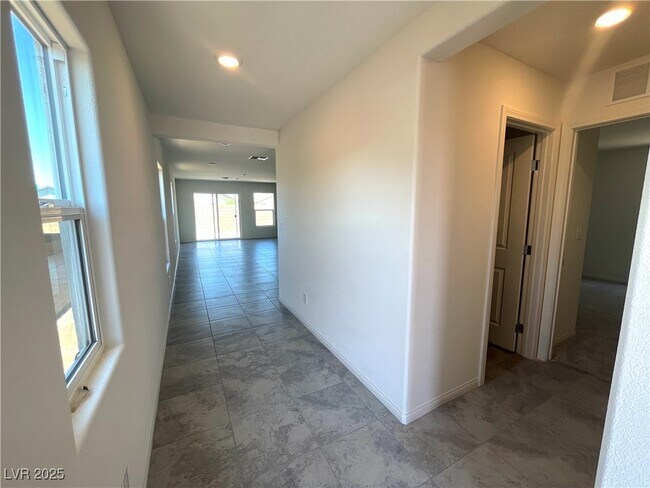 Foto del edificio - 8694 Glen Echo Ave
