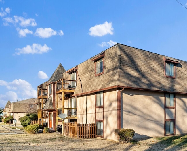 Building Photo - Riverfront