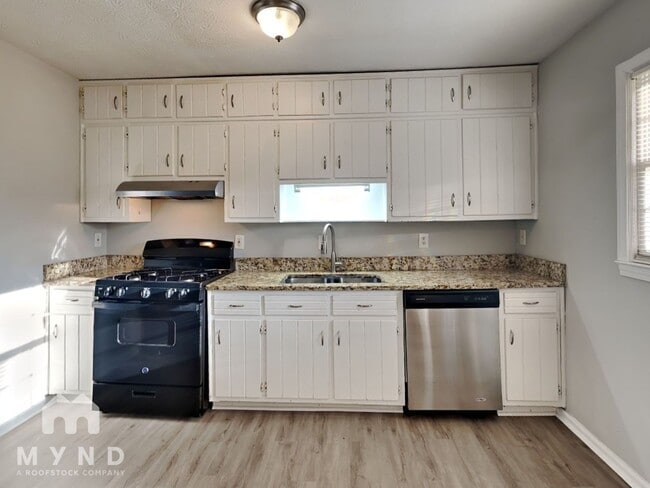 Foto del edificio - 3063 Deshong Dr SW