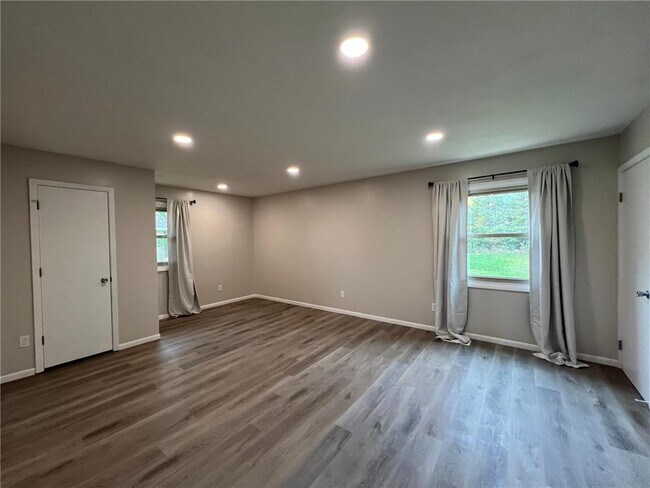 Building Photo - 6924 Barberry Ln