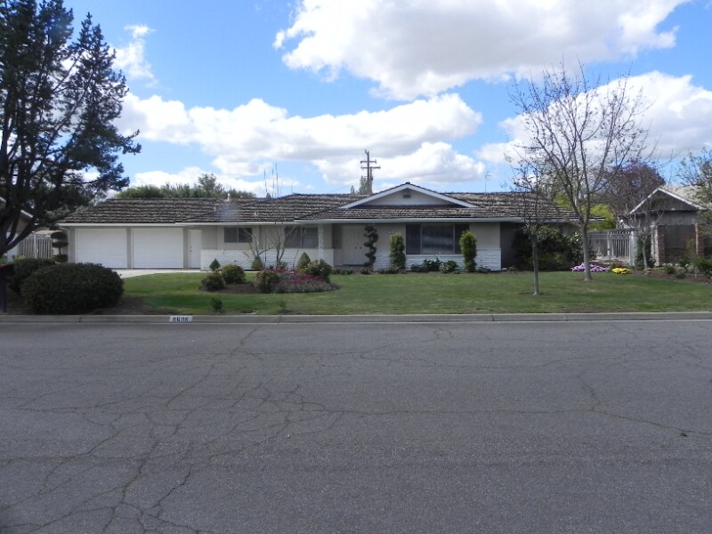 Primary Photo - 5699 N Briarwood Ave