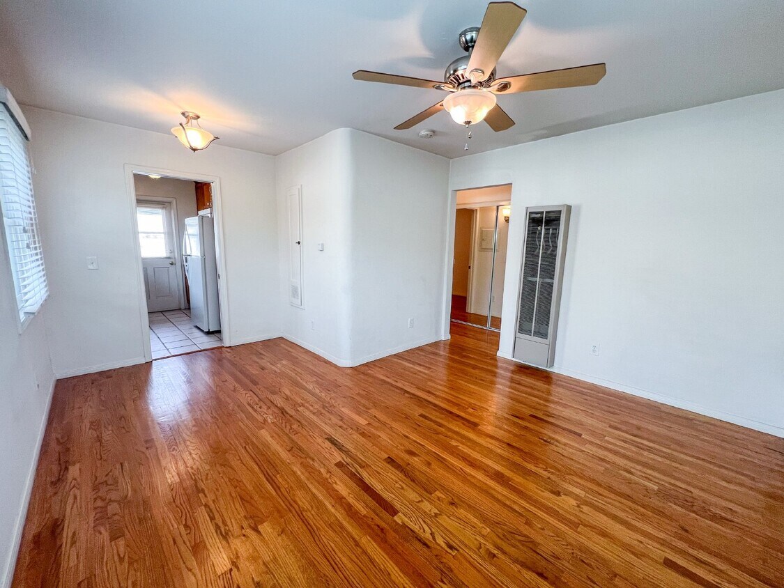 El Cajon -Coming Soon 1 bed / 1 bath Duplex w Parking and On-site Laundry - Sorry No Pets - El Cajon -Coming Soon  1 bed / 1 bath Duplex w Parking and On-site Laundry - Sorry No Pets