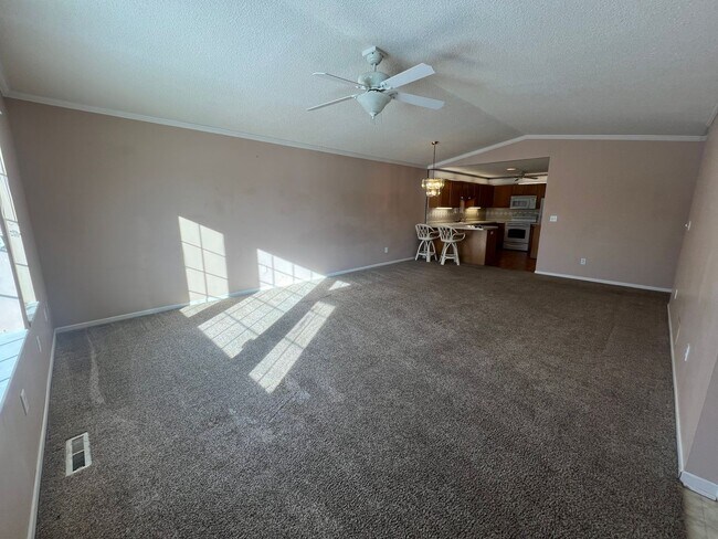 Foto del edificio - Beautiful 2-bedroom, 2-bathroom Townhome!