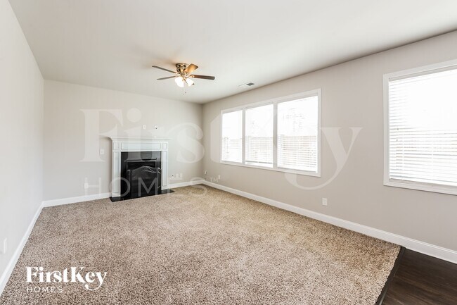 Foto del edificio - 2061 Chesley Dr