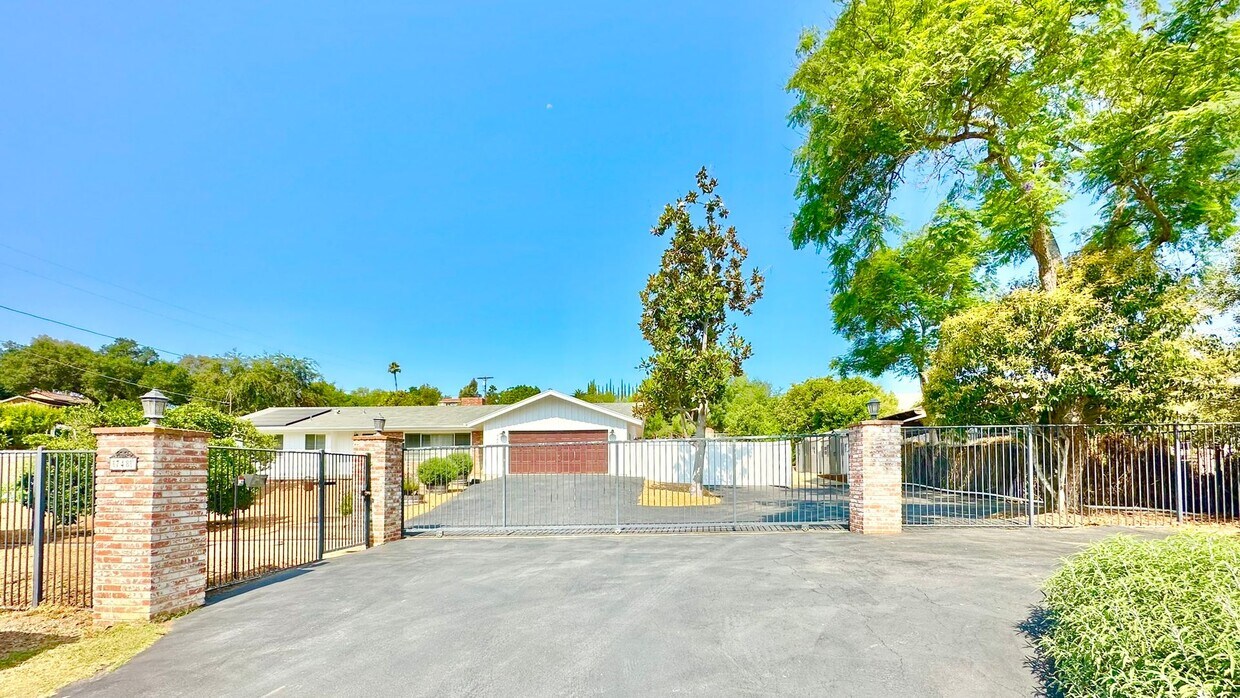 Primary Photo - Beautifully Remodeled and Charming Country...