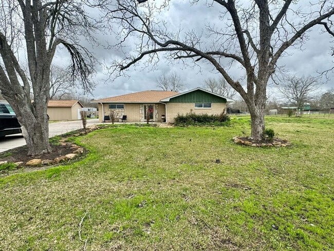 Foto del edificio - 722 County Rd 603