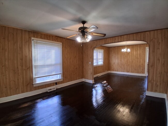 Foto del edificio - 206 W 7th St