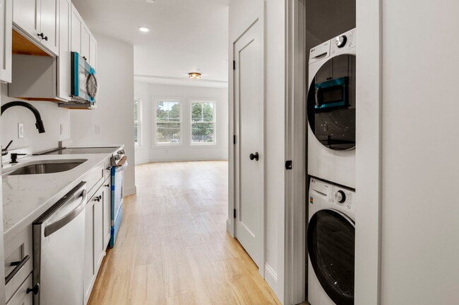 Foto del edificio - 8 Enon St