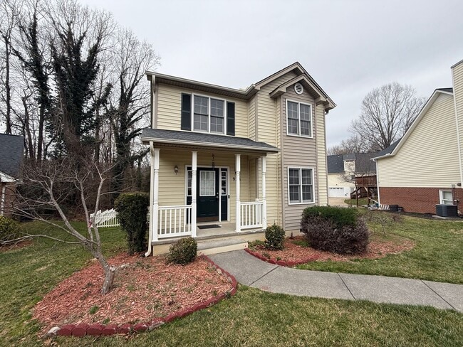 Photo - 928 Heatherstone Dr House