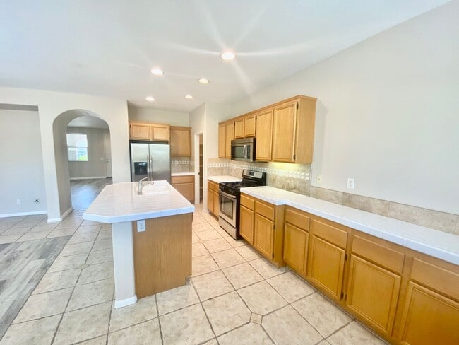 Building Photo - Stunning 4 bedroom home in Oceanside!!