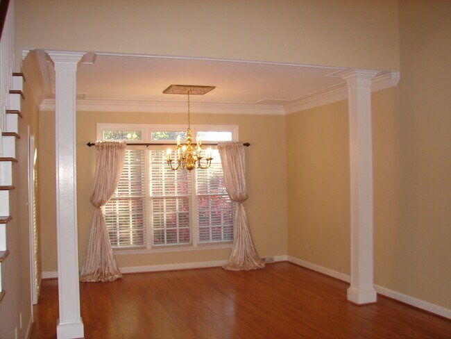 Foto del edificio - 1325 Beckton Ct