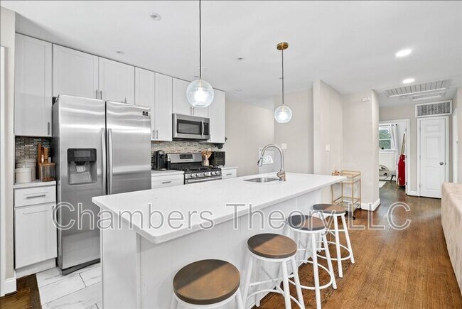 Building Photo - 12204 Bond St