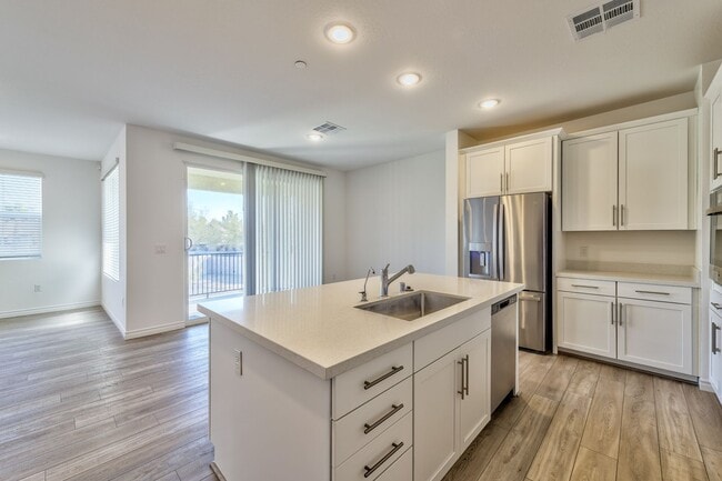 Foto del edificio - 2555 Hampton Rd