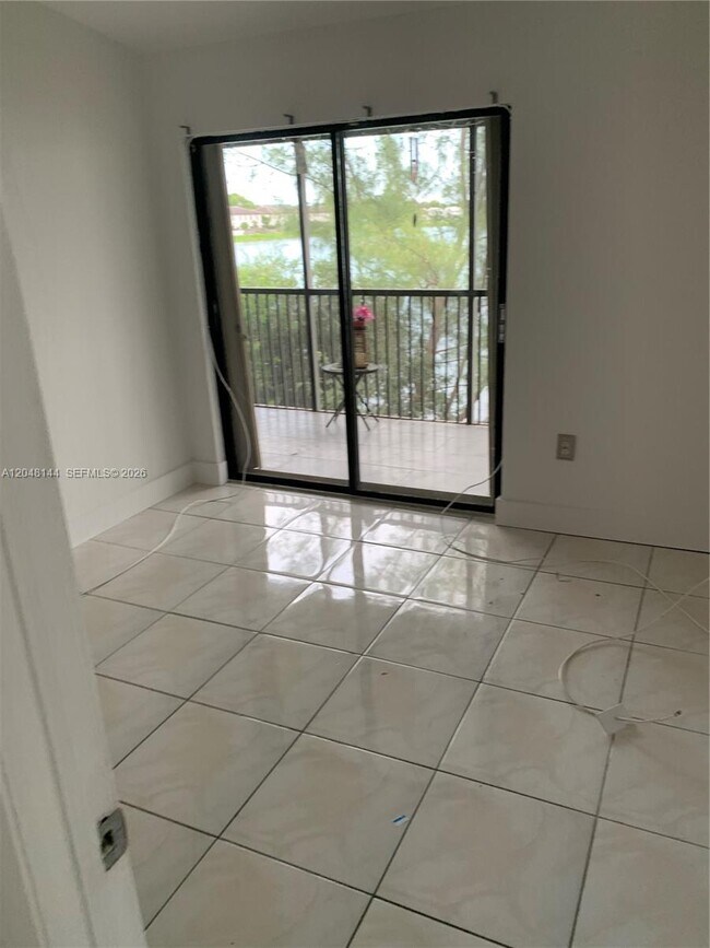 Foto del edificio - 468 NE 206th Ln