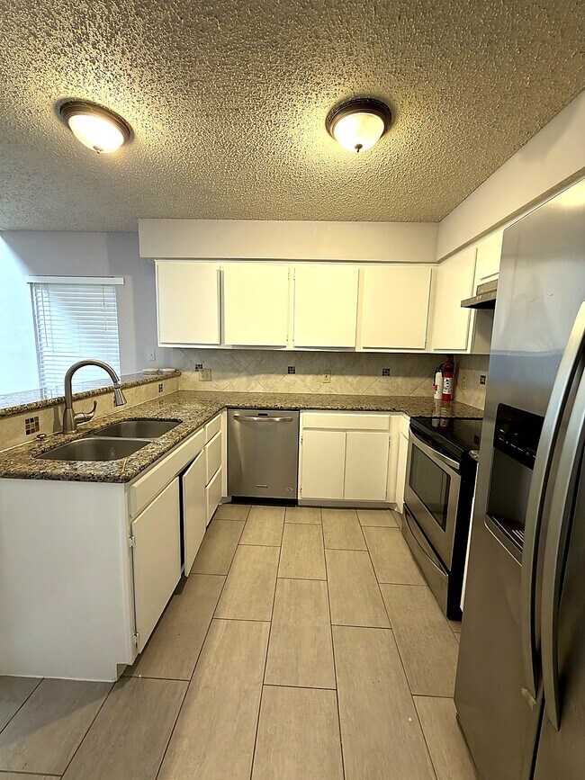 Foto del edificio - 2510 Grants Lake Blvd