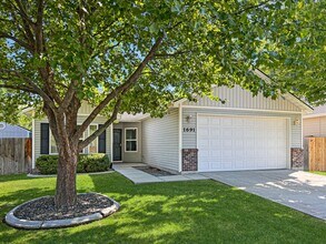 Building Photo - 1691 E Daulby St