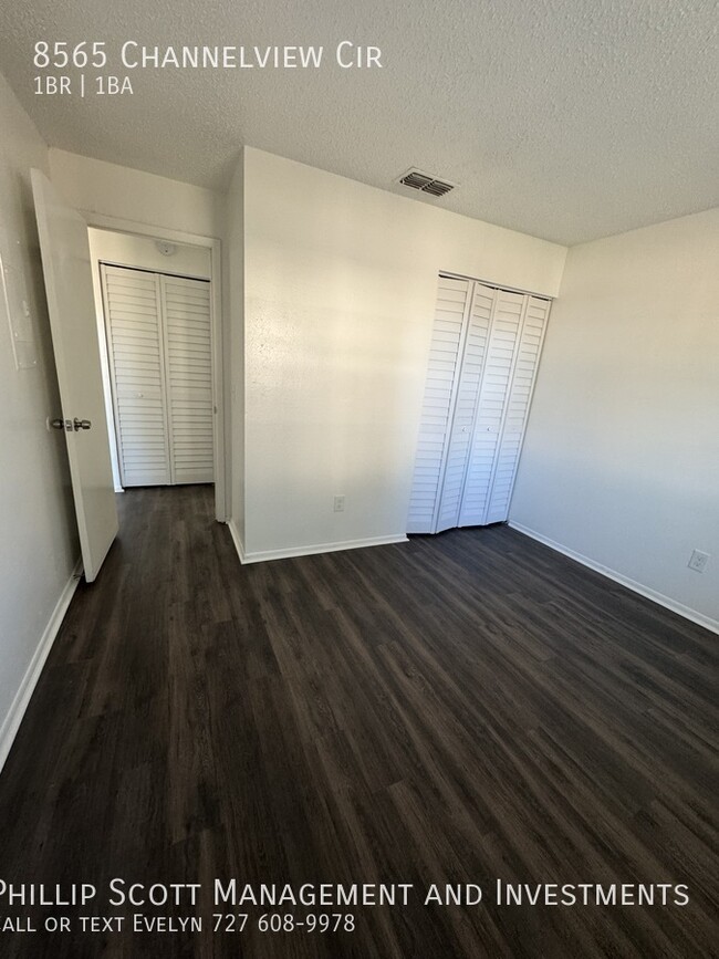 Building Photo - 8565 Channelview Cir