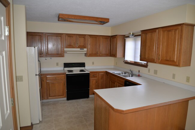 Kitchen - 1041 Applegrove St NW