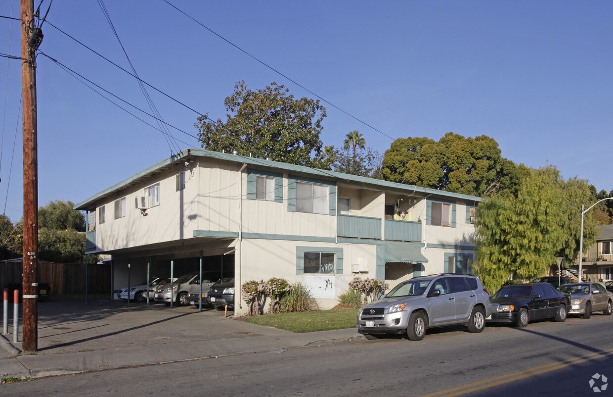 Primary Photo - 2142 Main St