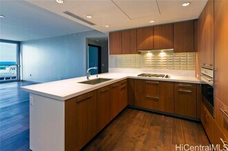 Building Photo - 1555 Kapiolani Blvd
