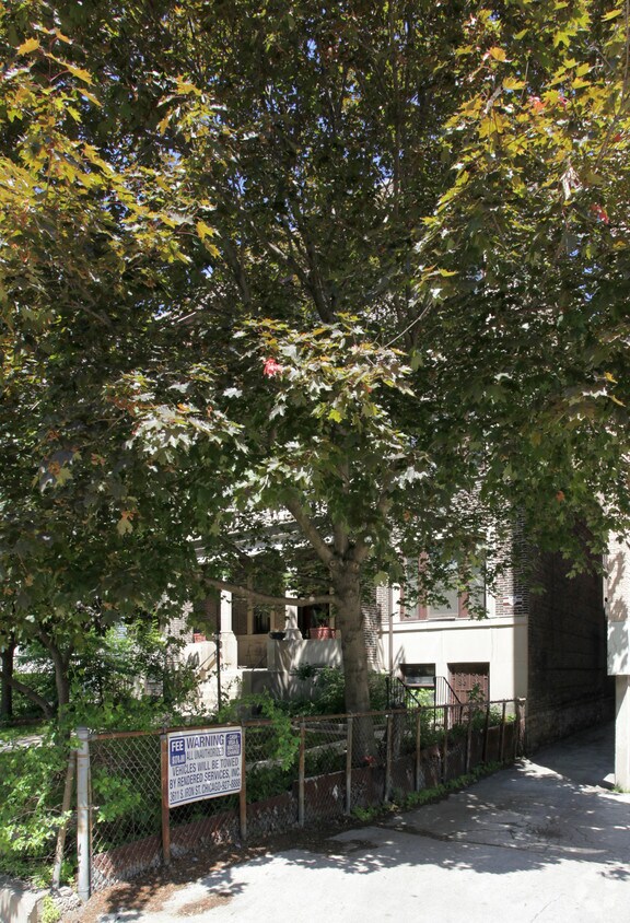 Foto del edificio - 4933-4935 S Dorchester Ave