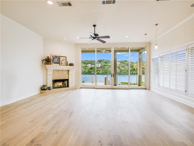 Foto del edificio - 2329 Westlake Dr