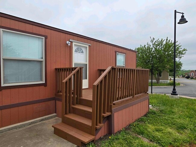 Building Photo - 709 N Collins Fwy
