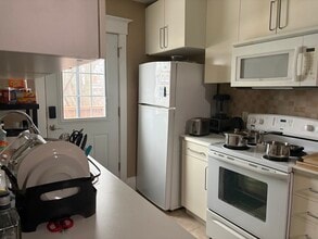 Building Photo - 37 Sellers Ave