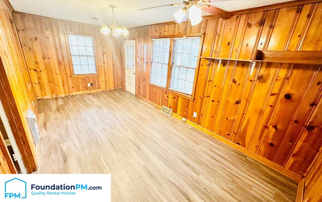 Foto del edificio - 4126 Meadow Dr