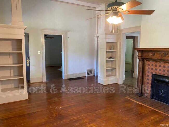 Foto del edificio - 209 E Peace St