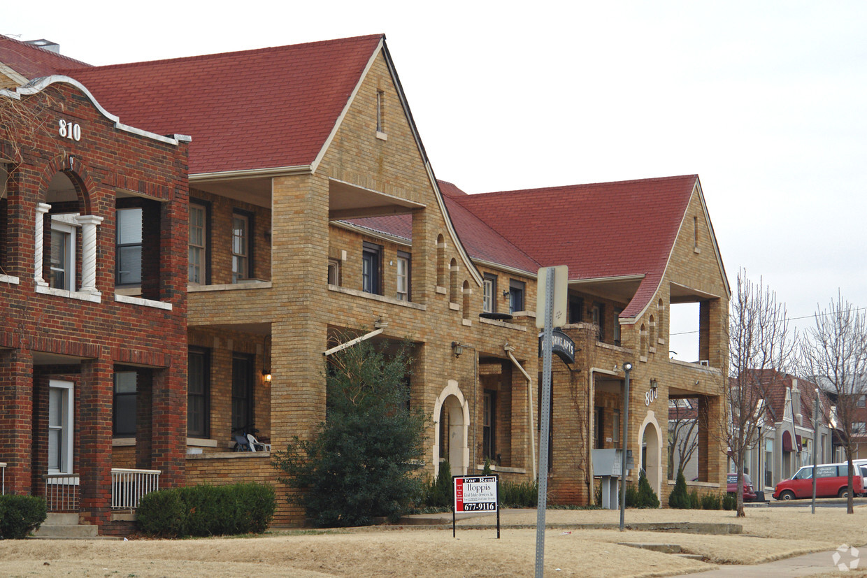 Building Photo - East Drive Apartments