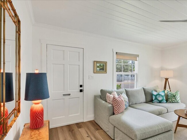 Foto del edificio - 2082 Webber St