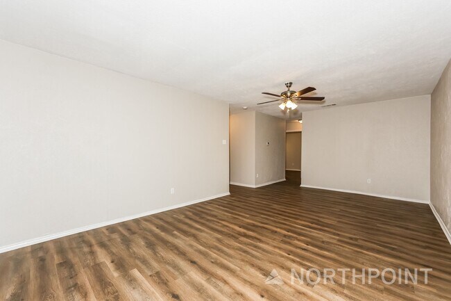 Foto del edificio - 4 BR/2BA | Newly Renovated Single Family Home | Covered Patio  | Fenced backyard!