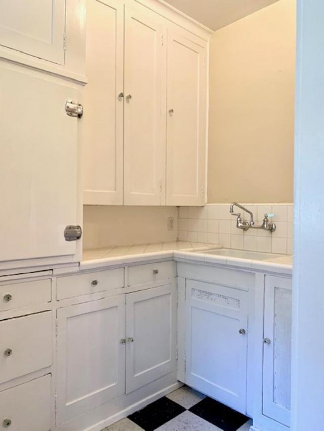 Building Photo - 0 bedroom in Seattle WA 98119