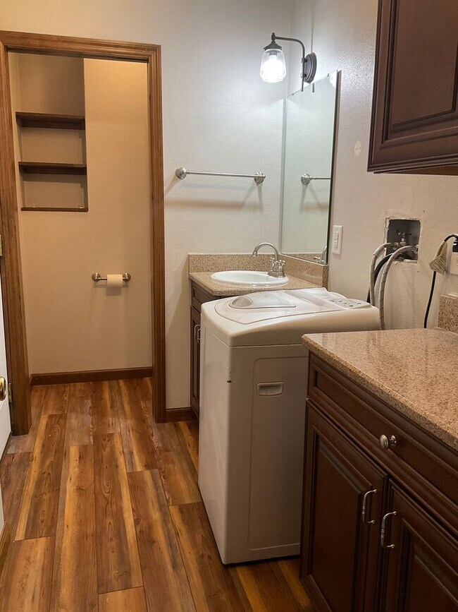 Foto del edificio - 33 Estates View Dr