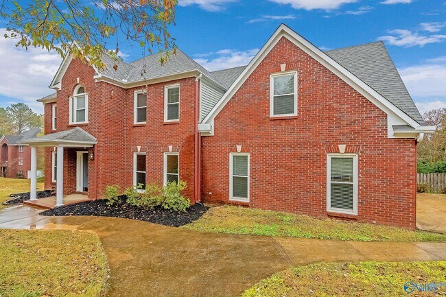 Foto del edificio - 102 Shadow Ridge Dr