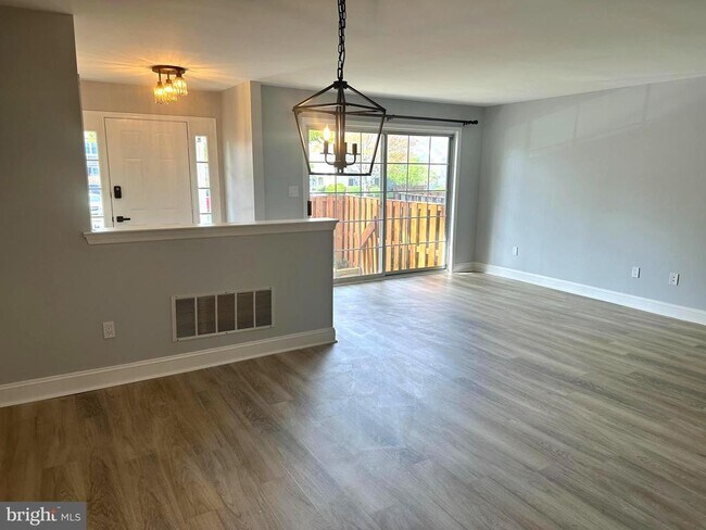 Building Photo - 7108 Sheffield Dr
