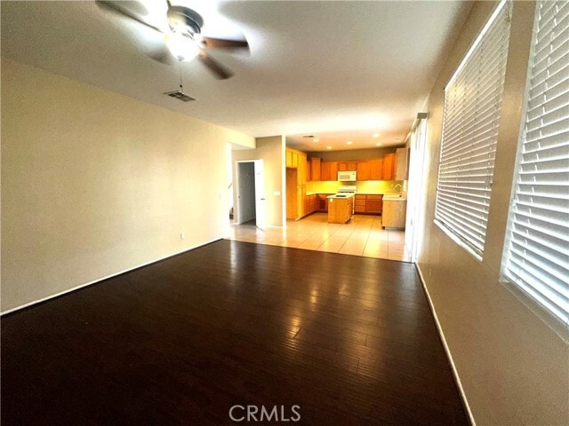 Foto del edificio - 13168 Dixon St