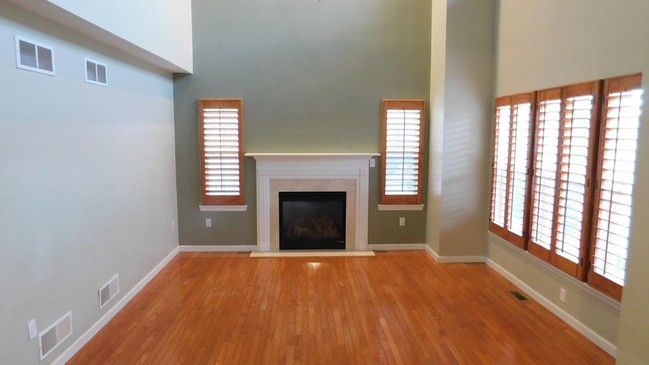 Building Photo - 154 Oak Brook Circle 3 Bedroom Home